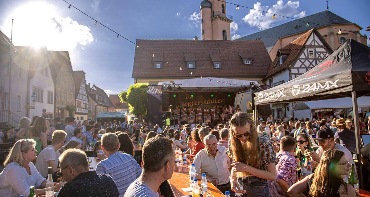 Marktplatz-Weinfest des FC Eibelstadt 2022