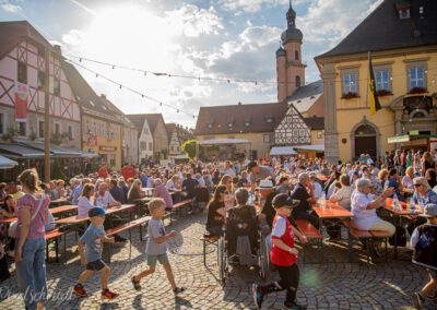 Marktplatz-Weinfest des FC Eibelstadt 2022