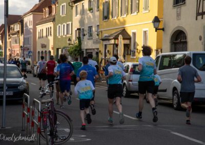 Die Läufer auf der Strecke