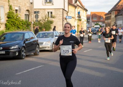 Die Läufer auf der Strecke