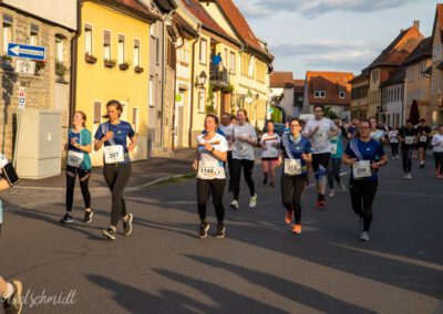 Die Läufer auf der Strecke