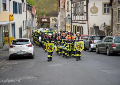 Die Feuerwehr marschiert ein