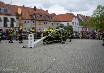 Die Maibaum-Aufstellung