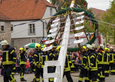 Die Maibaum-Aufstellung