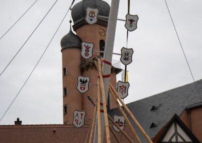 Die Maibaum-Aufstellung