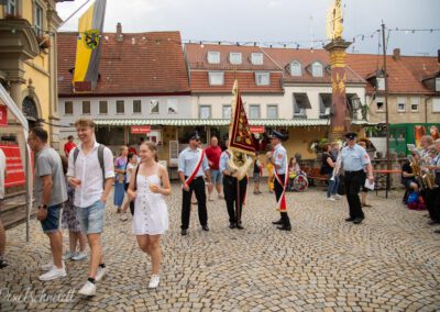 Die Feuerwehrkapelle spielt auf zum Einmarsch