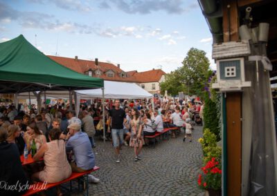 Das 45.Marktplatzweinfest der Freiwilligen Feuerwehr Eibelstadt