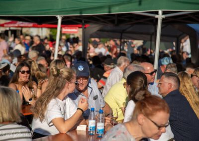 Zahlreiche Besucher beim Martplatzweinfest in Eibelstadt