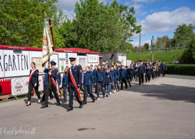 Einmarsch der Feuerwehr an der Mainlände