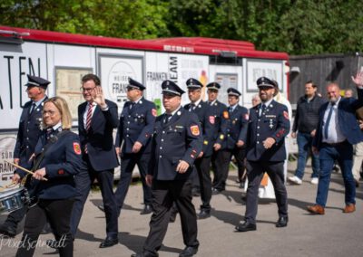 Einmarsch der Feuerwehr an der Mainlände