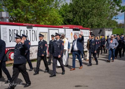 Einmarsch der Feuerwehr an der Mainlände
