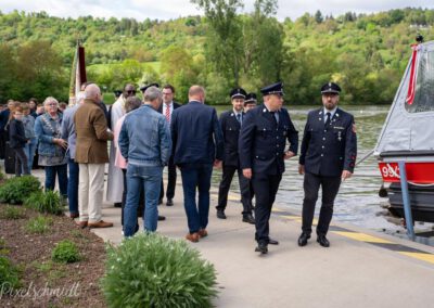 Feuerwehr, Stadtrat, und kirchlicher Beistand durch Dr.Fungula