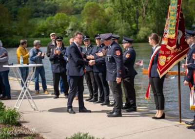 Schlüsselübergabe an die Kommandanten der Freiwilligen Feuerwehr Eibelstadt