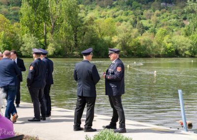 Small-Talk unter Feuerwehr-Kameraden